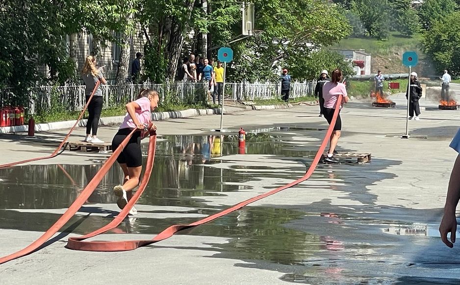 Соревнования по пожарно-спасательному виду спорта прошли в метрополитене