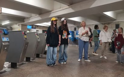 Читаем Пушкина в метро!