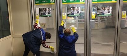 Метрополитен вышел на субботник!