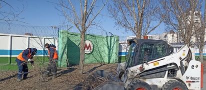 Коллектив метрополитена вышел на субботник