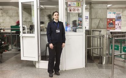 Босиком в метро проходить нельзя — контролёр Анна Невзорова