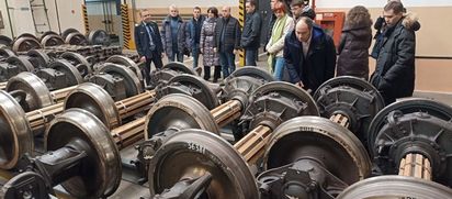 Депутаты спустились в метро