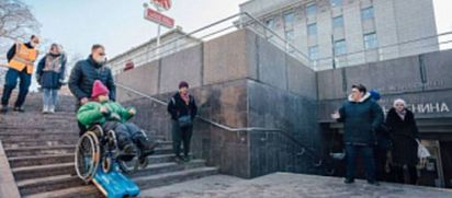 «Позиция» показала, как в метрополитене работают с людьми с ограниченными возможностями.
