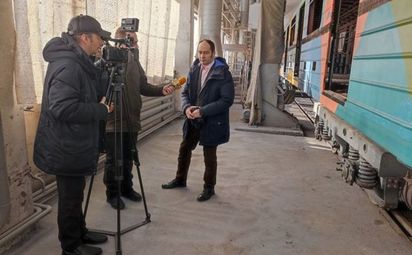 Депутаты спустились в метро