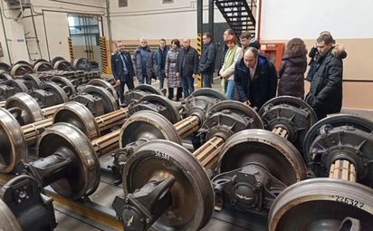 Депутаты спустились в метро