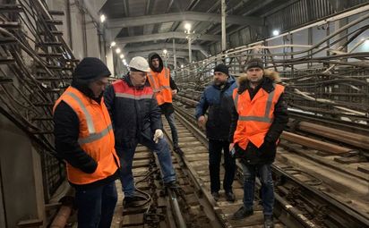 В метро после полуночи