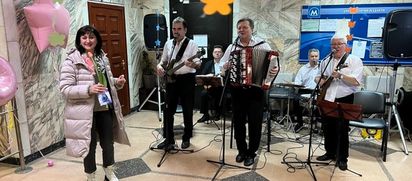 С праздником 8 марта!